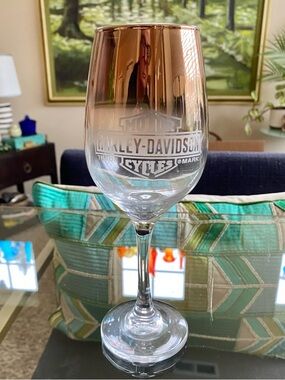 1 Harley Davidson Crystal Wine Glass Metallic Ombré Rim with Bar & Shield Logo